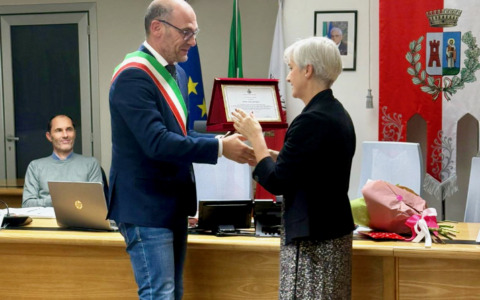 Grazie, professoressa Luisa: venticinque anni di dedizione ad Azzano San Paolo