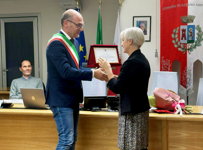 Grazie, professoressa Luisa: venticinque anni di dedizione ad Azzano San Paolo