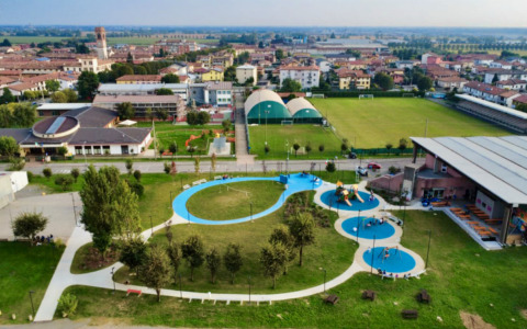 Taglio del nastro per l’ampliamento del parco di via Azzurri 2006 a Comun Nuovo