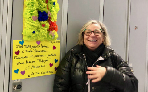 Dopo 37 anni di sorrisi e cuore, l’infermiera Maria Pendolino del Papa Giovanni va in pensione