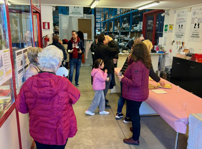 Dieci ore no stop alla Miniera di Curno: il Centro comunale del riuso ha venduto 473 articoli