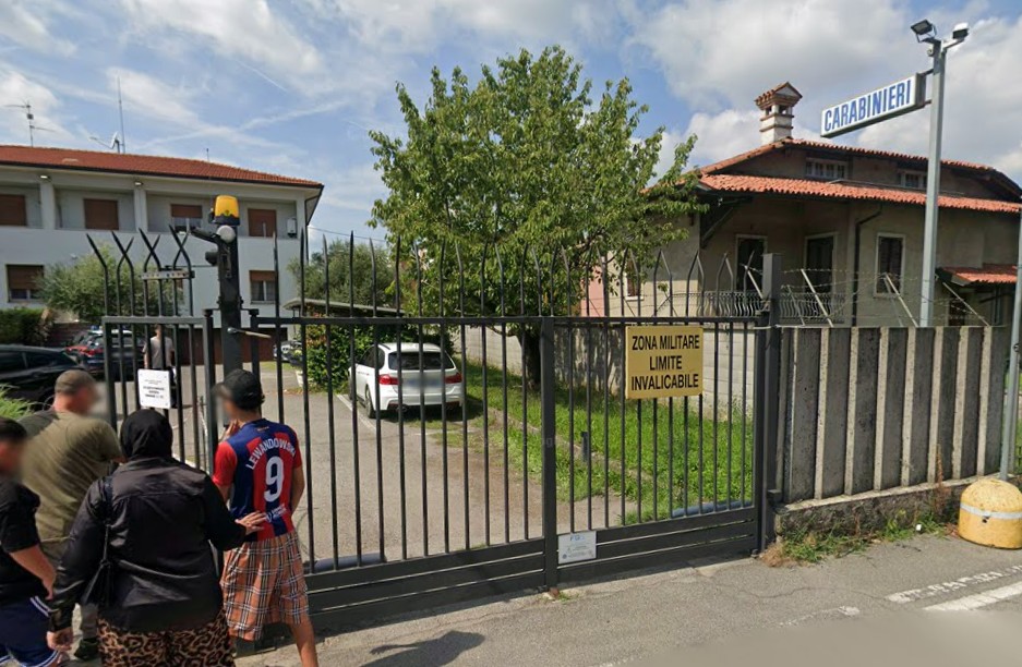 «Arrestatemi, se non lavoro non riesco a pagare l’affitto»: evade dai domiciliari e si consegna ai carabinieri