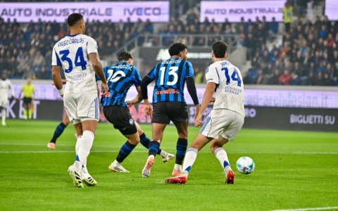 Cronaca di Atalanta-Como 1-1: Samardzic illude, Perrone risponde. Pari e patta a Bergamo