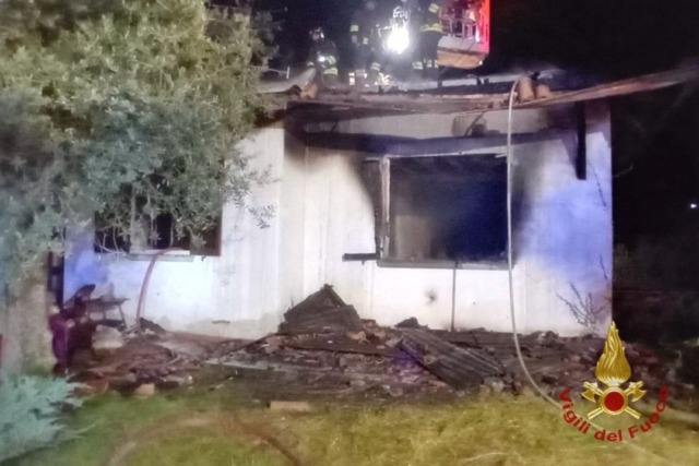 Incendio in una villetta a Sarnico, trovato il corpo senza vita della 75enne Floria Paissoni