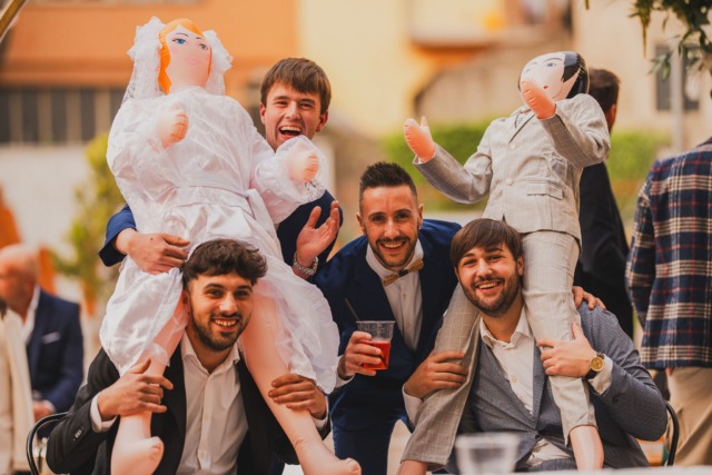 La “Sposa Fasulla” ha il cuore… d’oro: a Cazzano un inconsueto matrimonio a fine benefico