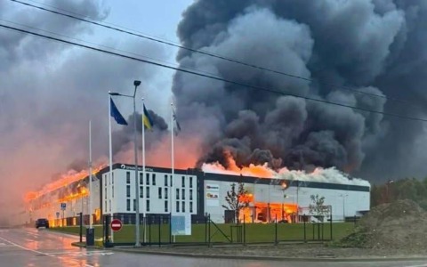 Treno fermo in Ucraina per i bombardamenti russi, tra i volontari italiani anche venti bergamaschi