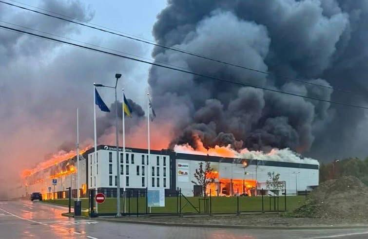 Treno fermo in Ucraina per i bombardamenti russi, tra i volontari italiani anche venti bergamaschi
