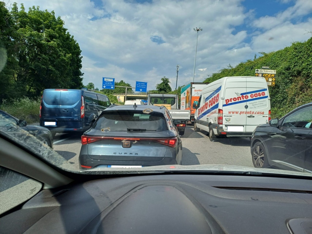 Grave incidente sull’asse interurbano: traffico in tilt e due donne ferite