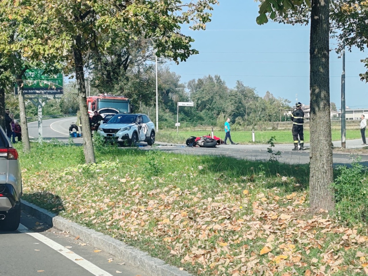 Treviglio, motociclista grave dopo lo scontro con un’auto. Valseriana, traffico bloccato per incidente