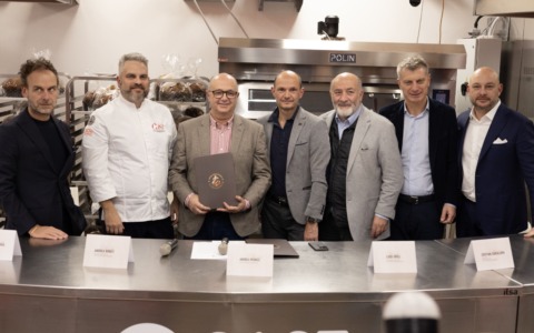 Per Milano-Cortina 2026 un treno di cioccolato lungo 52 metri (che parla anche bergamasco)