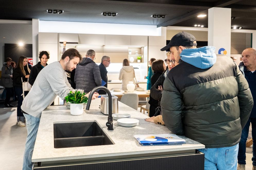 Boom del Salone del Mobile di Bergamo: la ventesima edizione ha fatto il pieno con oltre 20mila visitatori