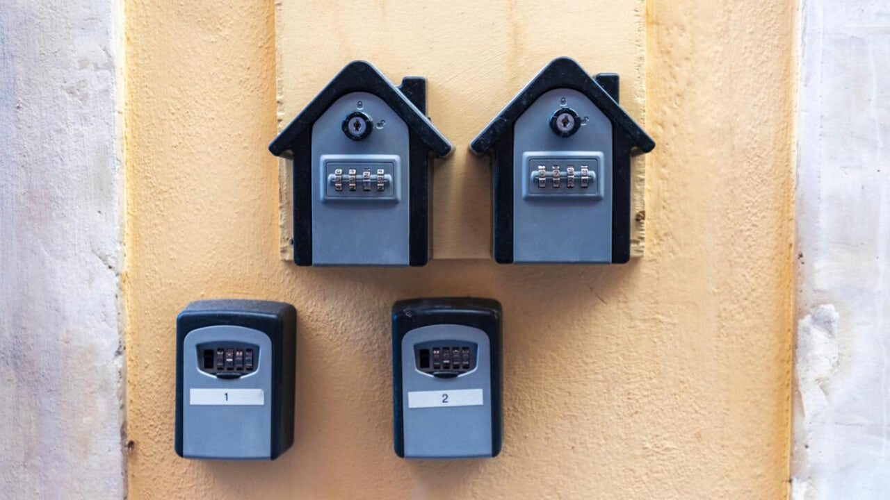 Boom delle case vacanza in Città Alta e nei borghi, il Comune di Bergamo prova a mettere il lucchetto