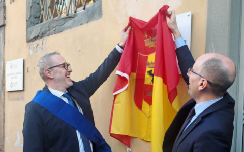 La Biblioteca dei Comuni ha trovato casa in Borgo Santa Caterina, nella ex farmacia