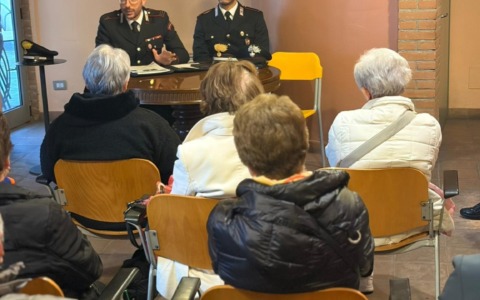 Ad Arcene una lezione speciale per sapersi difendere… dalle truffe. Aula piena al centro diurno “La Madonnina”