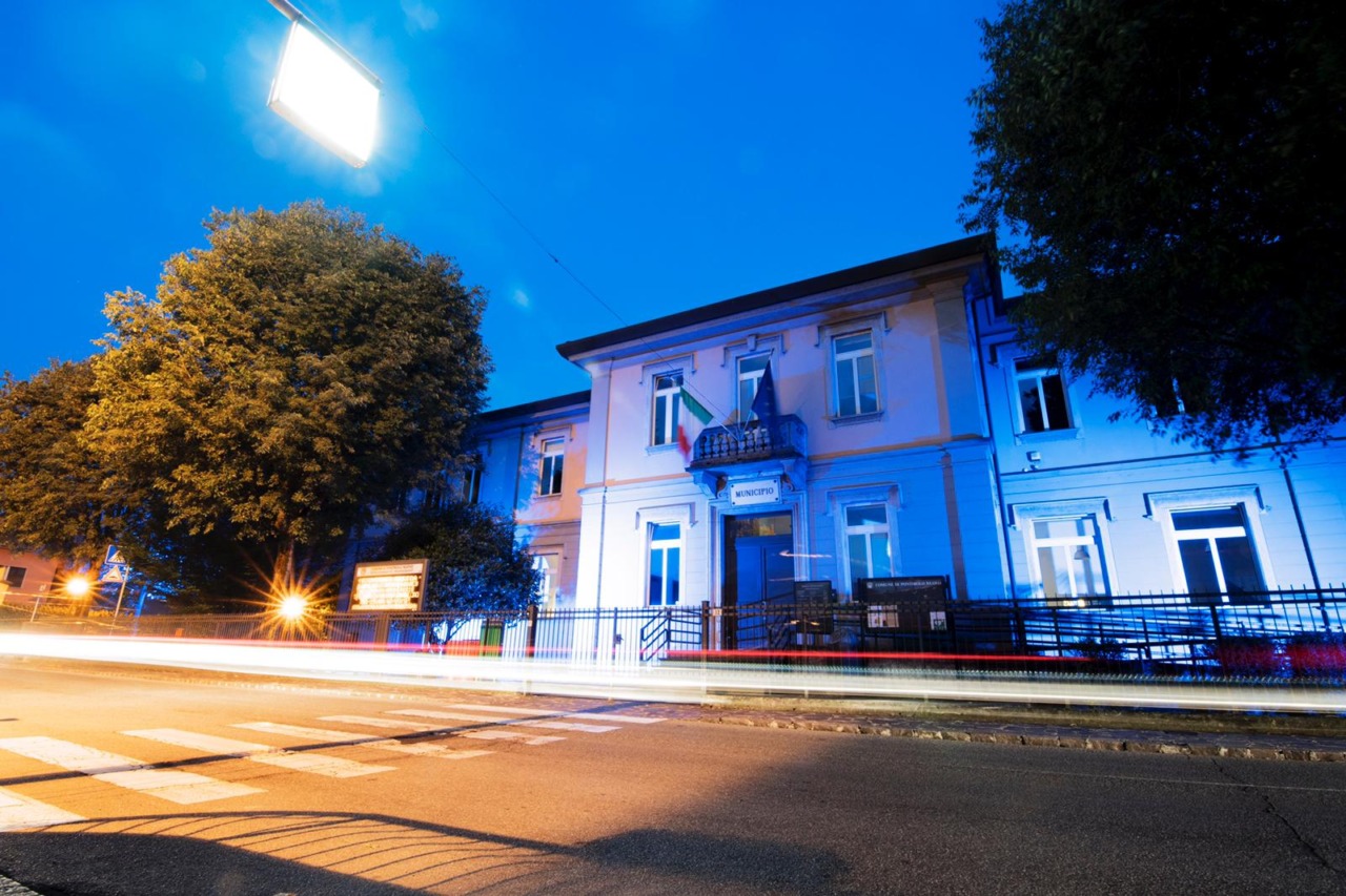 Comportamenti ritenuti osceni in Consiglio comunale a Pontirolo: le minoranze chiedono provvedimenti