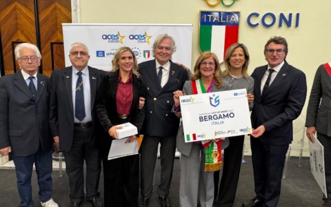Bergamo Capitale Europea dello Sport 2027: consegnata alla sindaca Carnevali la targa ufficiale