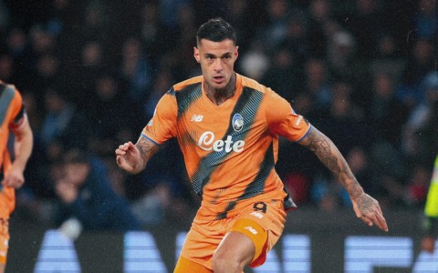 La prestazione di Scamacca è la vera novità del Maradona: gol a parte, si è mosso molto bene