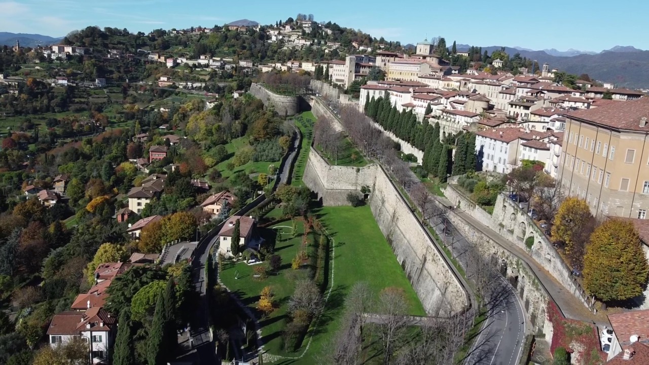 Le Mura Venete di Bergamo: un patrimonio UNESCO vissuto ogni giorno da chi vive la città