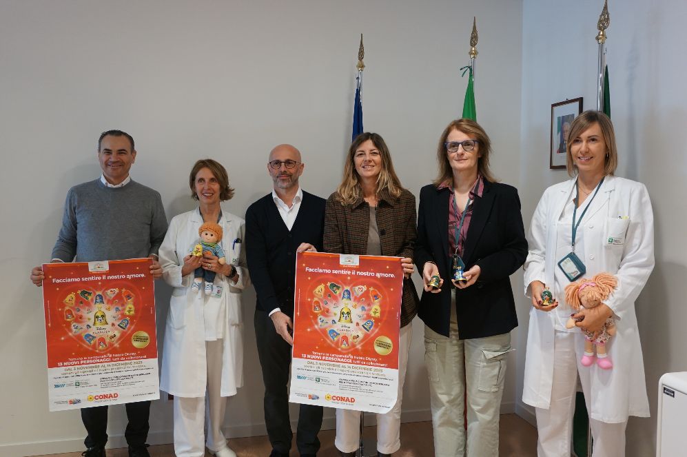 Da Conad tornano le campanelle di Natale del progetto che sostiene i reparti pediatrici del Papa Giovanni XXIII