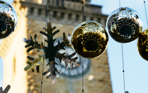 Ecco le opere della terza edizione di Christmas Design: Bergamo è un “Palcoscenico dell’immaginazione”
