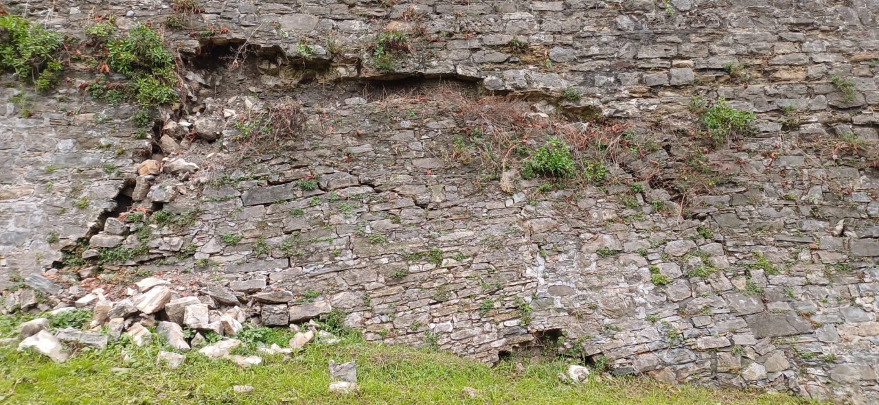 Cortina di Santa Grata, situazione invariata dopo il crollo. Ma servono lavori di messa in sicurezza