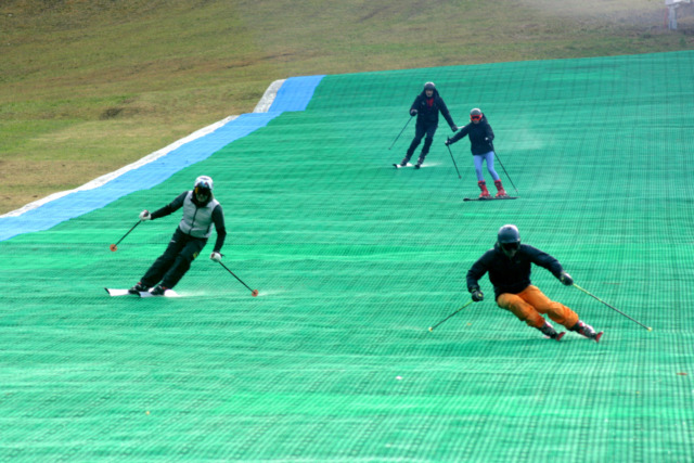Inaugurazione della pista di Neveplast a Colere rimandata in primavera. La causa? L’arrivo della neve vera