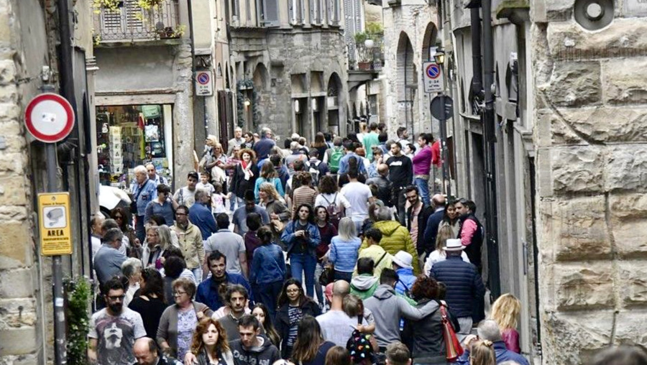 Il turismo oggi a Bergamo è l’Eldorado e fa volare l’economia, ma rischia di travolgerci