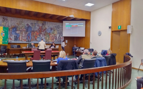 Area feste di Dalmine, serata di tensione in Consiglio comunale. Ma alla fine la vendita passa