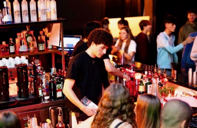 Karma Lounge, il nuovo locale a Treviolo dei ventenni (con le idee chiare) Andrea e Filippo