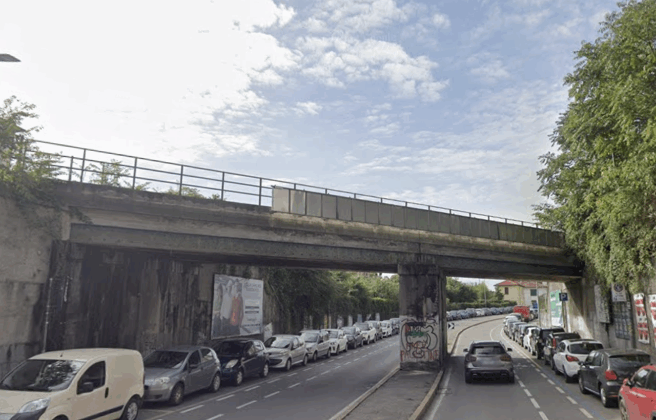 Demolizione del ponte ferroviario: via Dei Caniana chiude per quattro notti