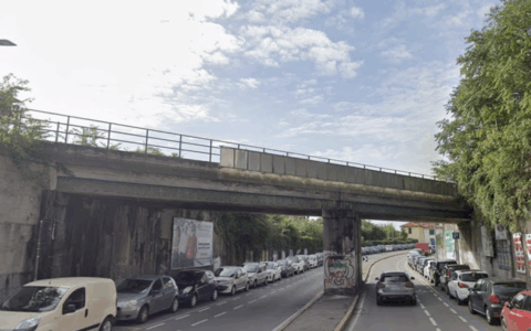 Demolizione del ponte ferroviario: via Dei Caniana chiude per quattro notti