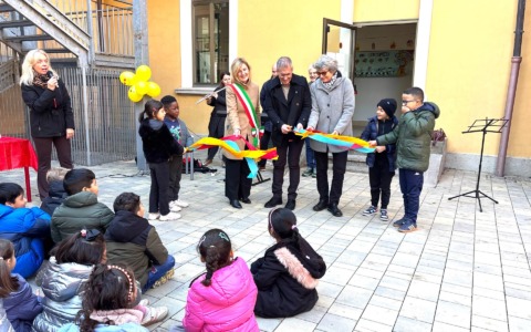 Inaugurato il giardino rinnovato per la scuola primaria “Italo Calvino” a Colognola