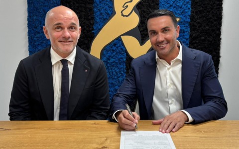 Adesso è ufficiale: Palladino è il nuovo allenatore dell’Atalanta, ha firmato un contratto fino al 2027