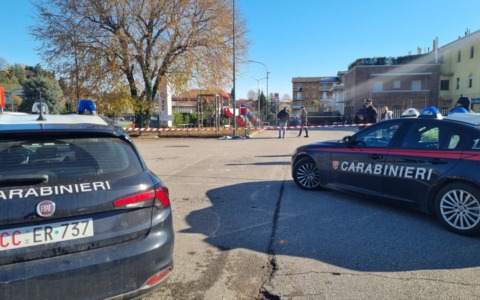 Pizzaiolo di 39 anni ridotto in fin di vita dopo un’aggressione in strada a Pontida
