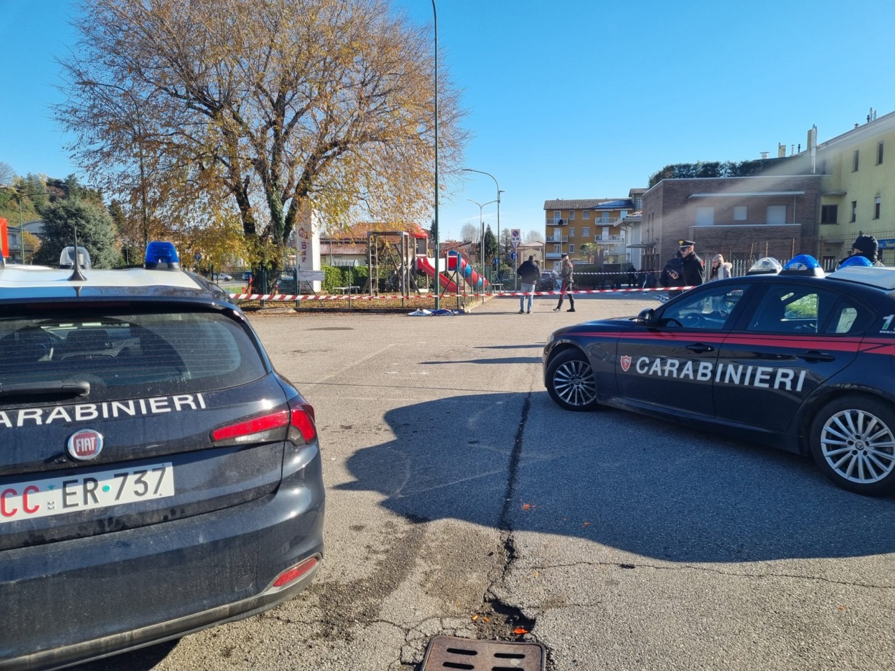 Pizzaiolo di 39 anni ridotto in fin di vita dopo un’aggressione in strada a Pontida