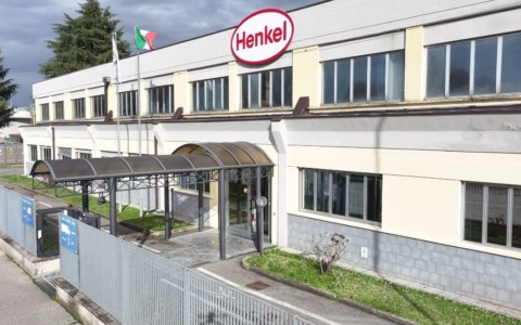 Lo stabilimento Henkel festeggia i 60 anni di attività a Zingonia: dagli adesivi industriali agli assorbenti
