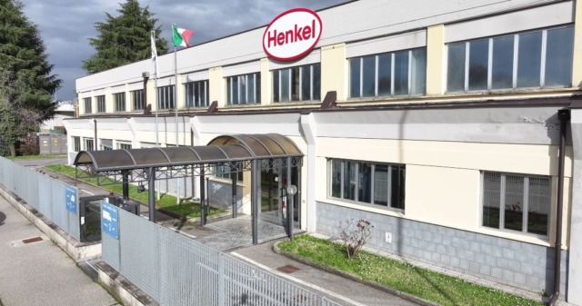 Lo stabilimento Henkel festeggia i 60 anni di attività a Zingonia: dagli adesivi industriali agli assorbenti