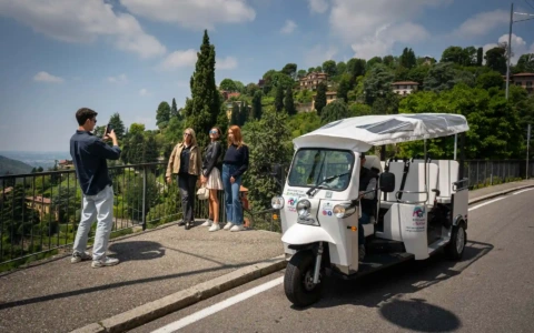 Tuk Tuk usati per trasferire turisti a Bergamo? L’azienda ottiene la sospensiva dal giudice di pace