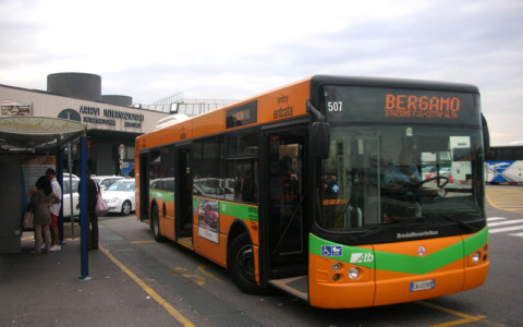 Trasporto notturno dall’aeroporto di Orio, bus fino all’una e 30 e multe ai tassisti che rifiutano le corse