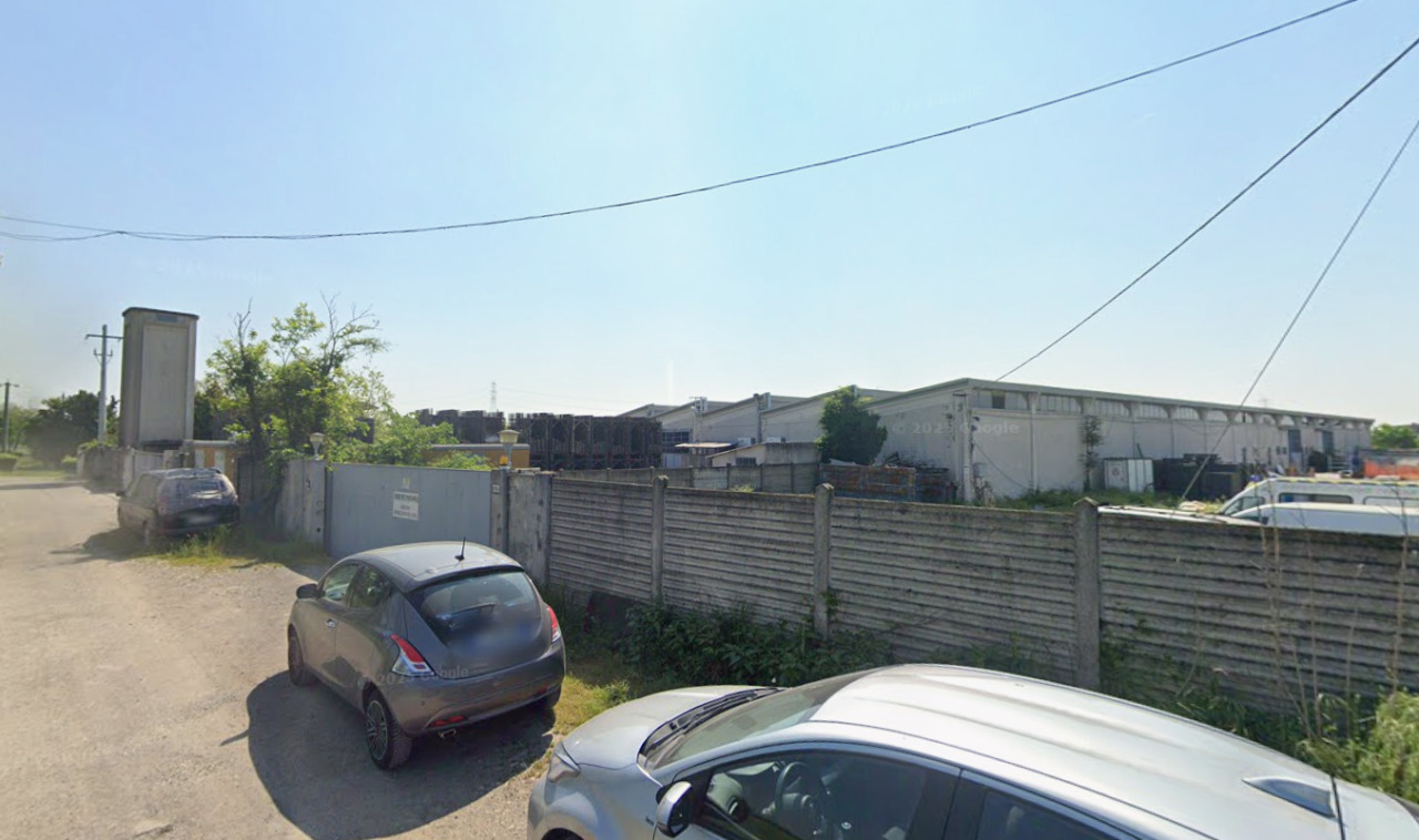 Fara Gera d’Adda, incendio nel capannone di un’azienda: sembrerebbe di origine dolosa