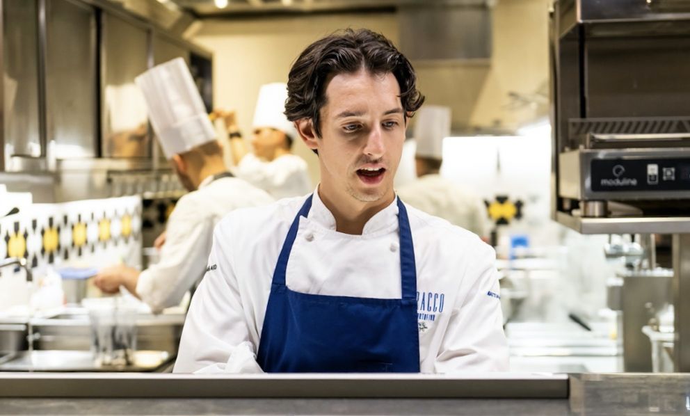 Guida Michelin 2026: Da Vittorio si conferma tristellato, Mattia Pecis di Clusone miglior giovane chef d’Italia