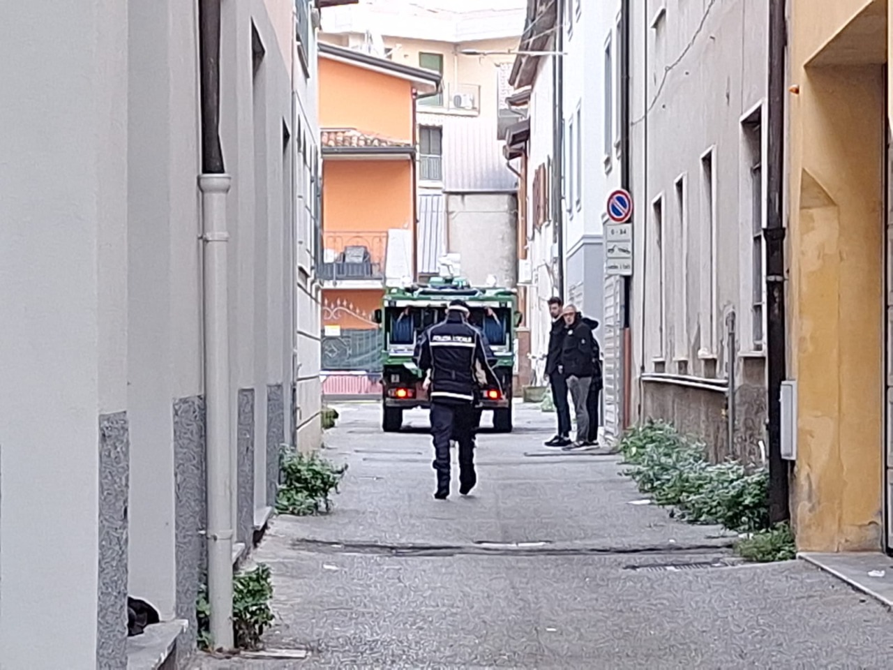 Fumo e fiamme dall’appartamento: 77enne trovato morto in casa a Caravaggio