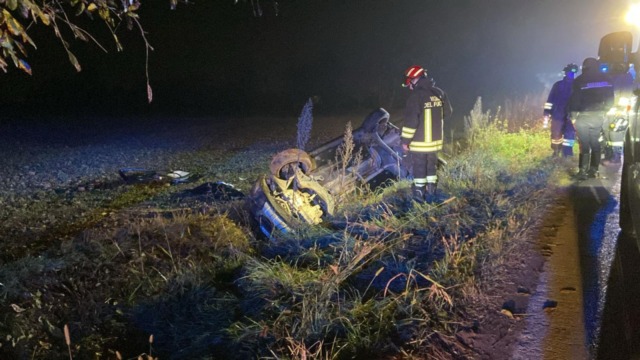 Pagazzano, ribaltamento nella notte lungo la sp 127: feriti due ventenni