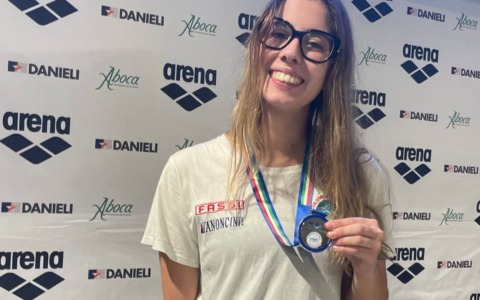 Medaglie (e sorrisi) bergamaschi agli Assoluti di nuoto paralimpico: successi per Vicch e Teani