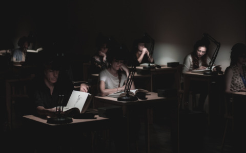 Un libro da attraversare: l’esperienza immersiva di Trickster-p all’Ex Ateneo