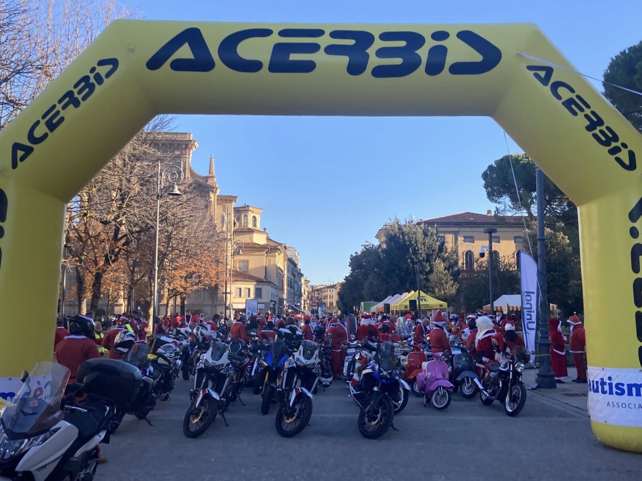 Lo start dei Babbo Bikers bergamaschi è “da paura”: investita la presidente dell’associazione organizzatrice