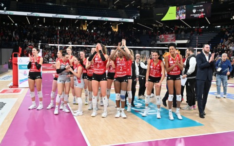 Il Volley Bergamo 1991 riparte fortissimo in una ChorusLife Arena gremita: 3-0 a Busto Arsizio