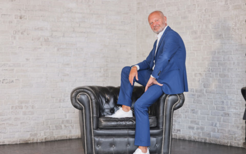 Cabaret tutto milanese al ChorusLife di Bergamo: il 31 dicembre e l’1 gennaio c’è lo spettacolo di Andrea Pucci