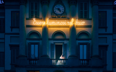 “È nata una… Stella Cometa”: Christmas Design raccontato attraverso le fotografie di Oliviero Godi