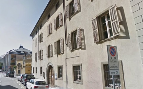 Carrara: «La giovane intervenuta per difendere la ragazza aggredita in centro merita un riconoscimento»